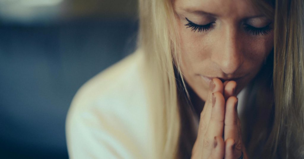 woman-praying